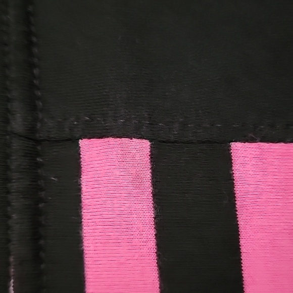 Hot Topic Black & Pink Stripe Split Girls Boxy Crop Top T- - Picture 8 of 8